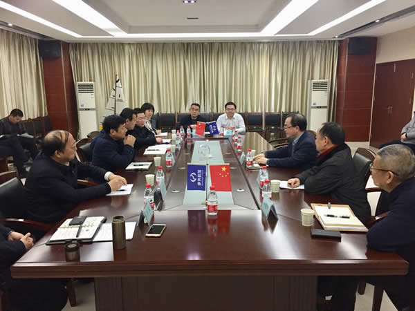 武漢市委常委、市紀(jì)委書記張曙考察新特光電